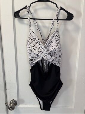 Polka-Dot Twist Black & White One-Piece Swimsuit 1XL